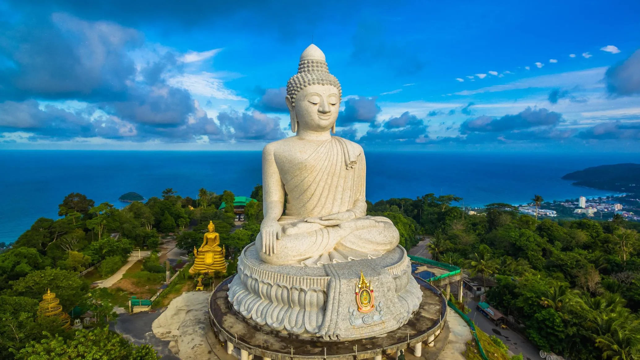 https://travelpoint.ba/uploads/articles/68f7c74394c11f4de7f5a9cc/images/1761068868088-Phuket-2.webp